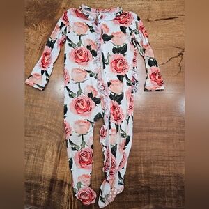 Bums and roses brand bamboo peach roses PLAY CONDITION 9-12mo footie